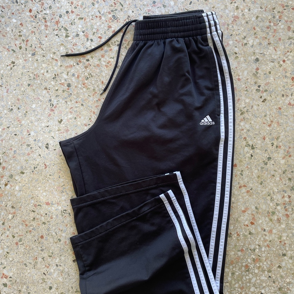 Adidas Black and White Tripped Athletic winter Pants Brand New ! Size M